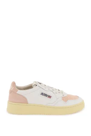 Autry leather medalist low sneakers