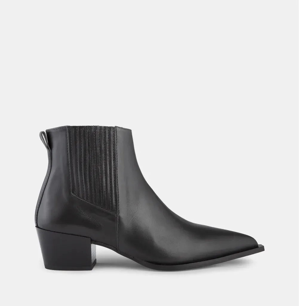 Ivylee Gayle Black - LAST PAIR size 38