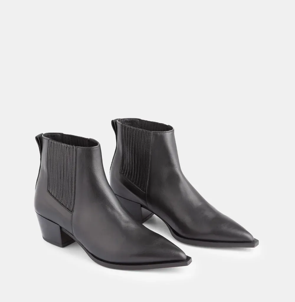 Ivylee Gayle Black - LAST PAIR size 38