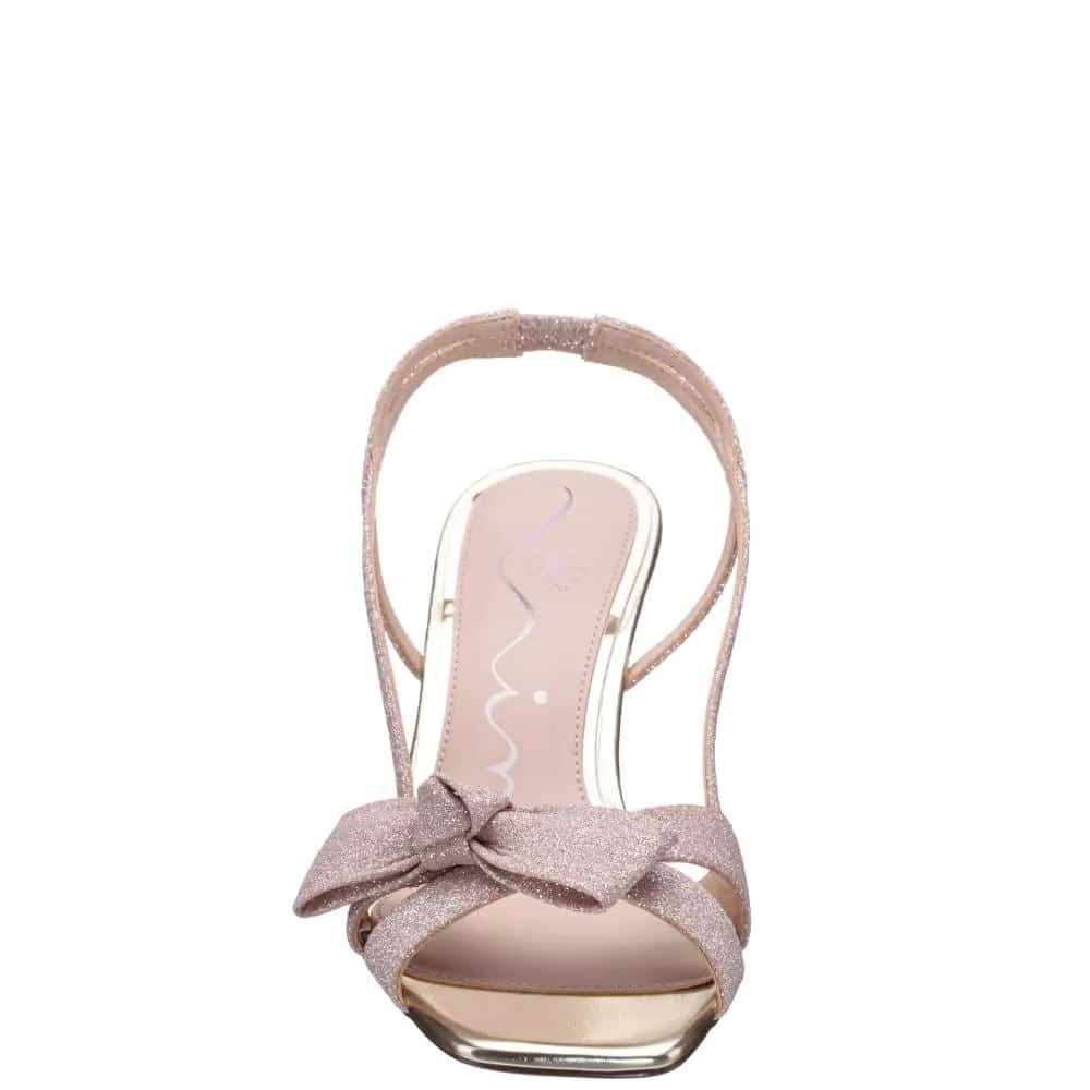 Lizette Heel in Platino Fantasy