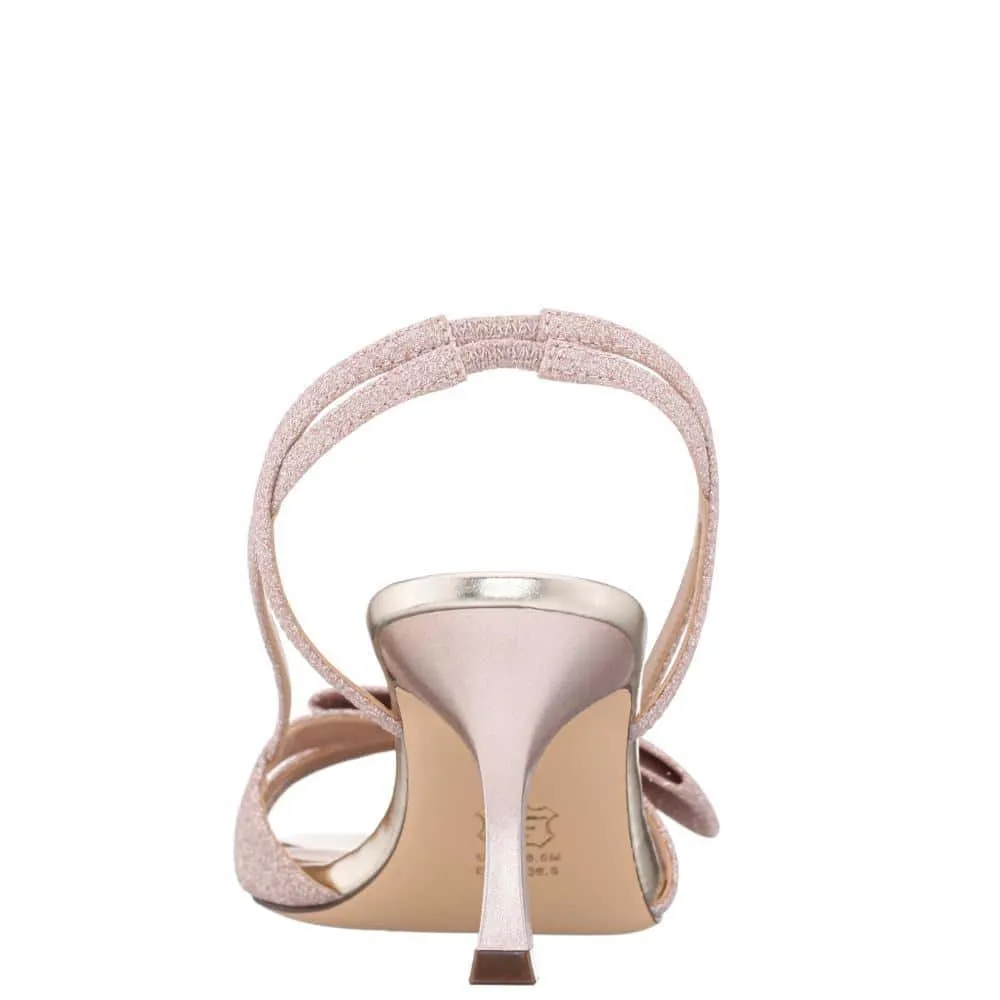 Lizette Heel in Platino Fantasy