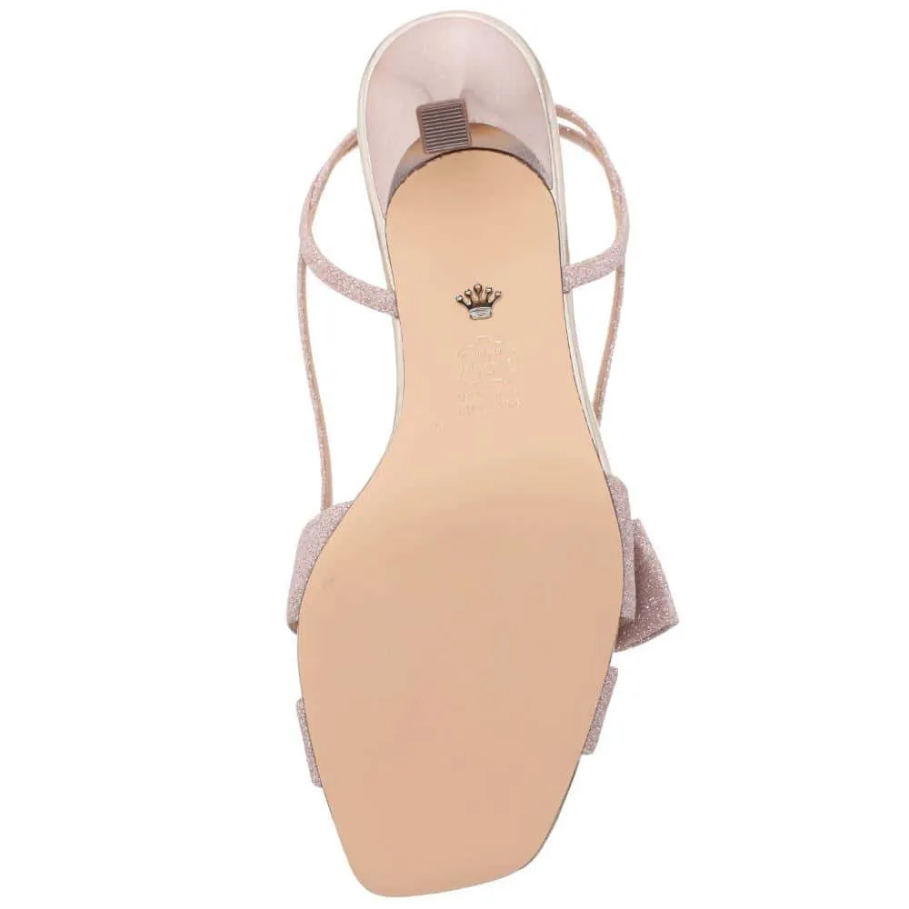 Lizette Heel in Platino Fantasy