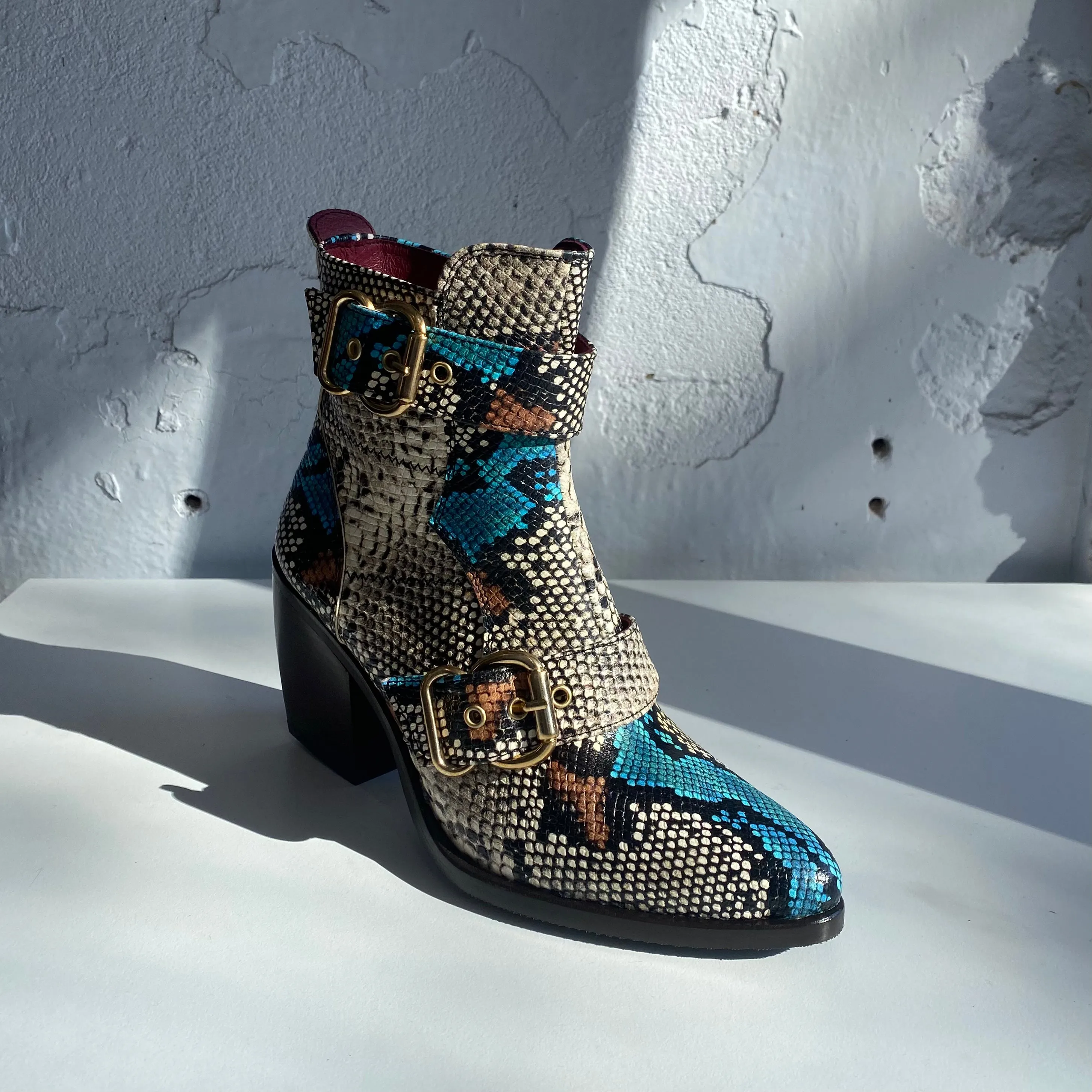 Torretti 8335 Azul (Blue Snakeskin)