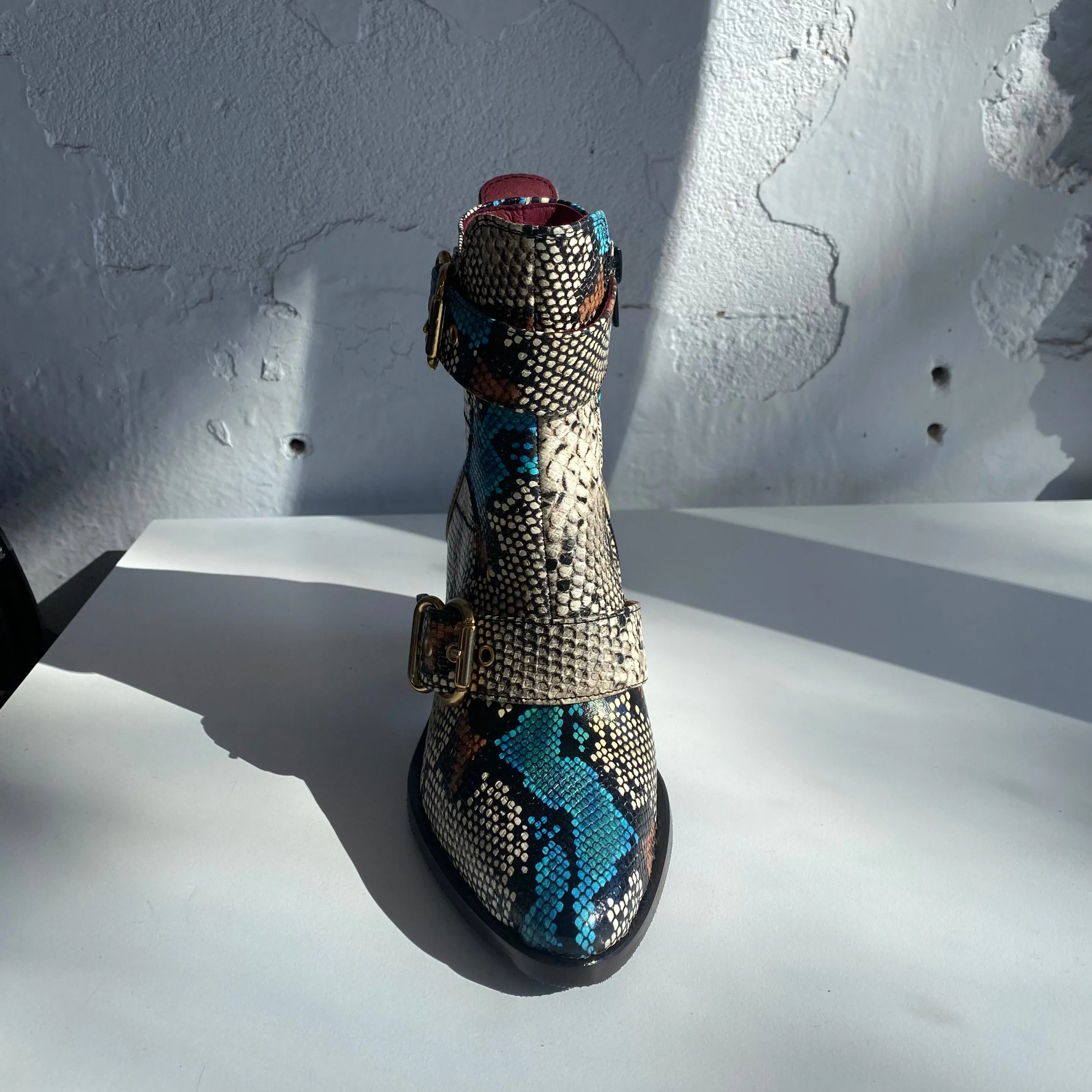 Torretti 8335 Azul (Blue Snakeskin)
