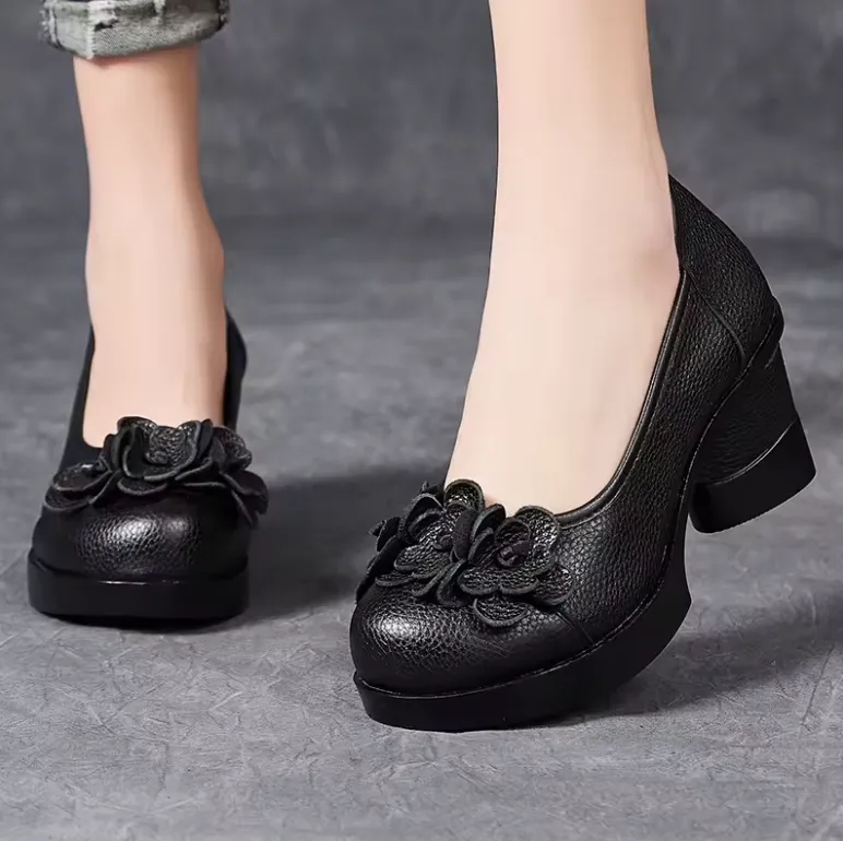 USS Shoes Margaret Women's Round Toe Platform Pumps