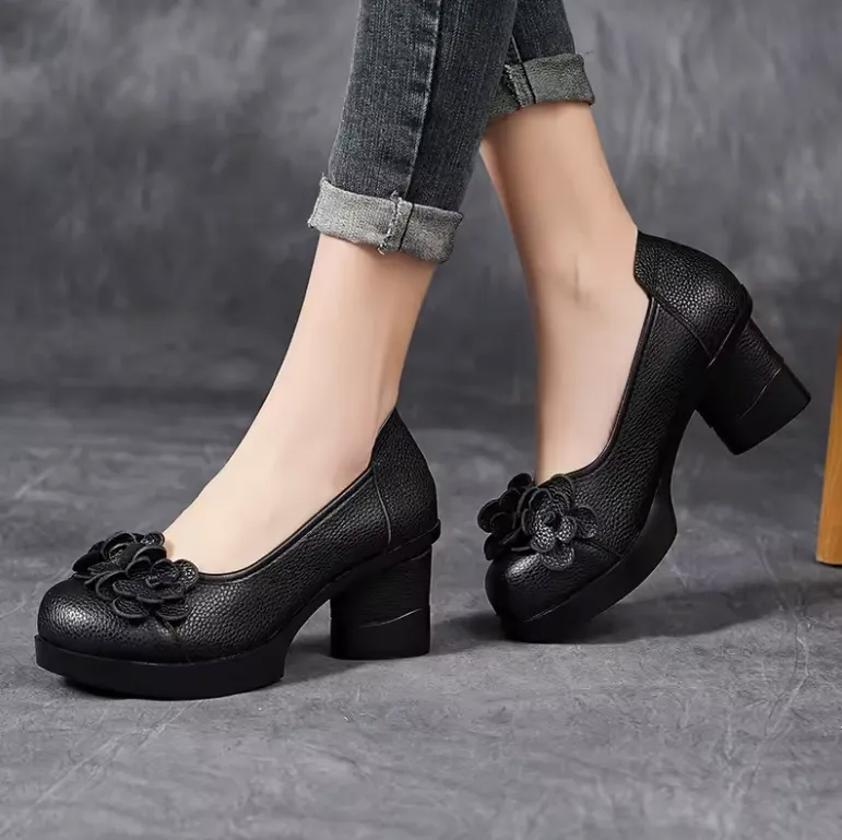 USS Shoes Margaret Women's Round Toe Platform Pumps