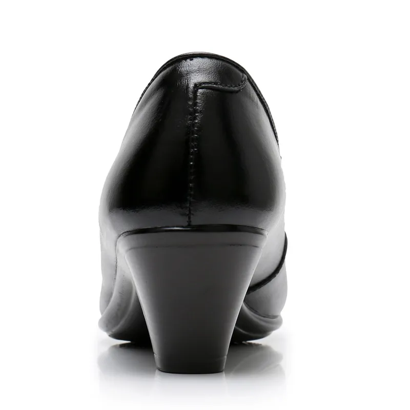 USS Shoes Nubia Women's Round Toe Pumps