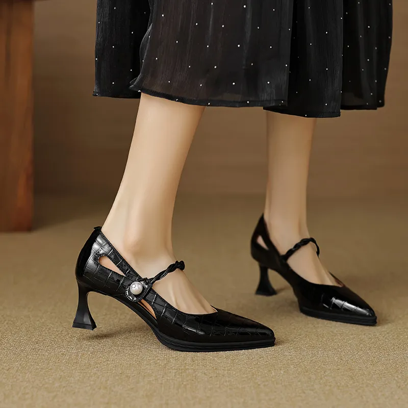 USS Shoes Sharol Women's Pointed Toe Leather Pumps