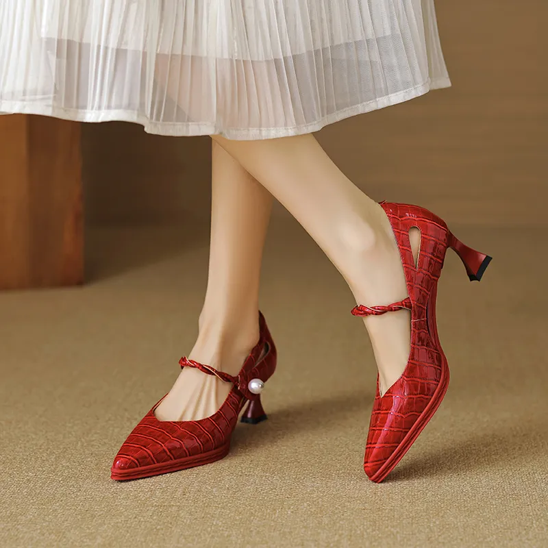 USS Shoes Sharol Women's Pointed Toe Leather Pumps