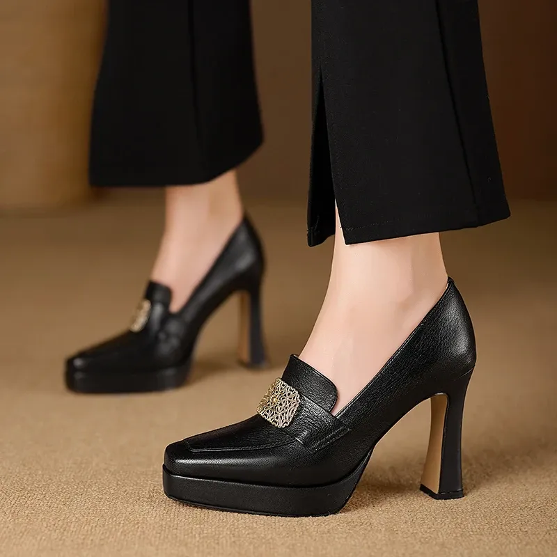USS Shoes Valentina Women's Square Toe Platform Pumps