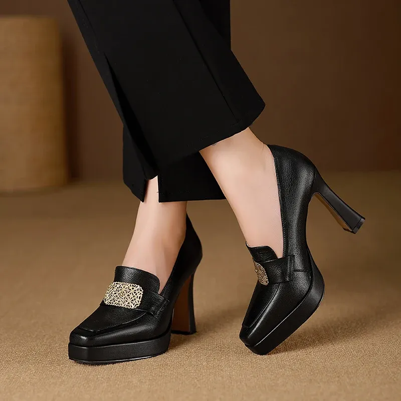USS Shoes Valentina Women's Square Toe Platform Pumps