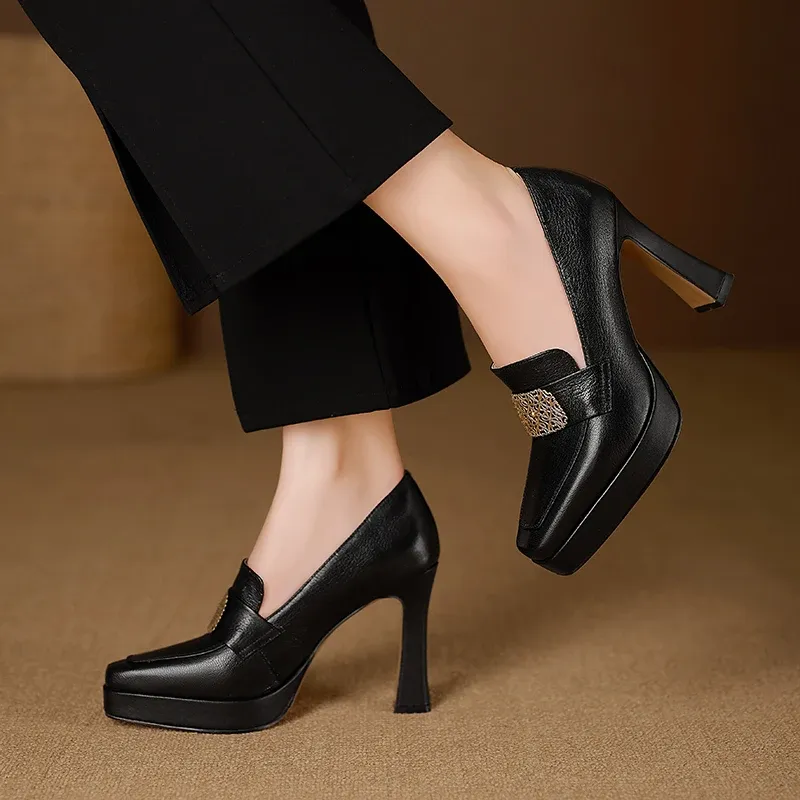 USS Shoes Valentina Women's Square Toe Platform Pumps