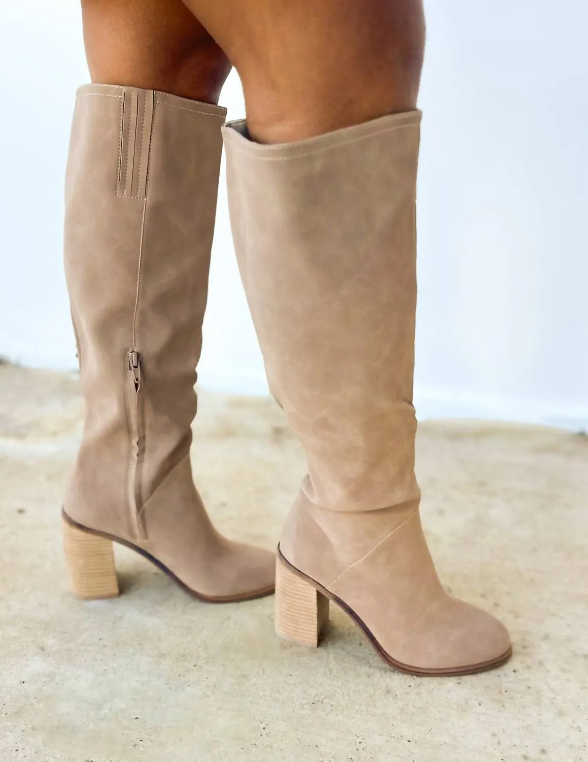 Women's Out And About Boots In Cedar Wood