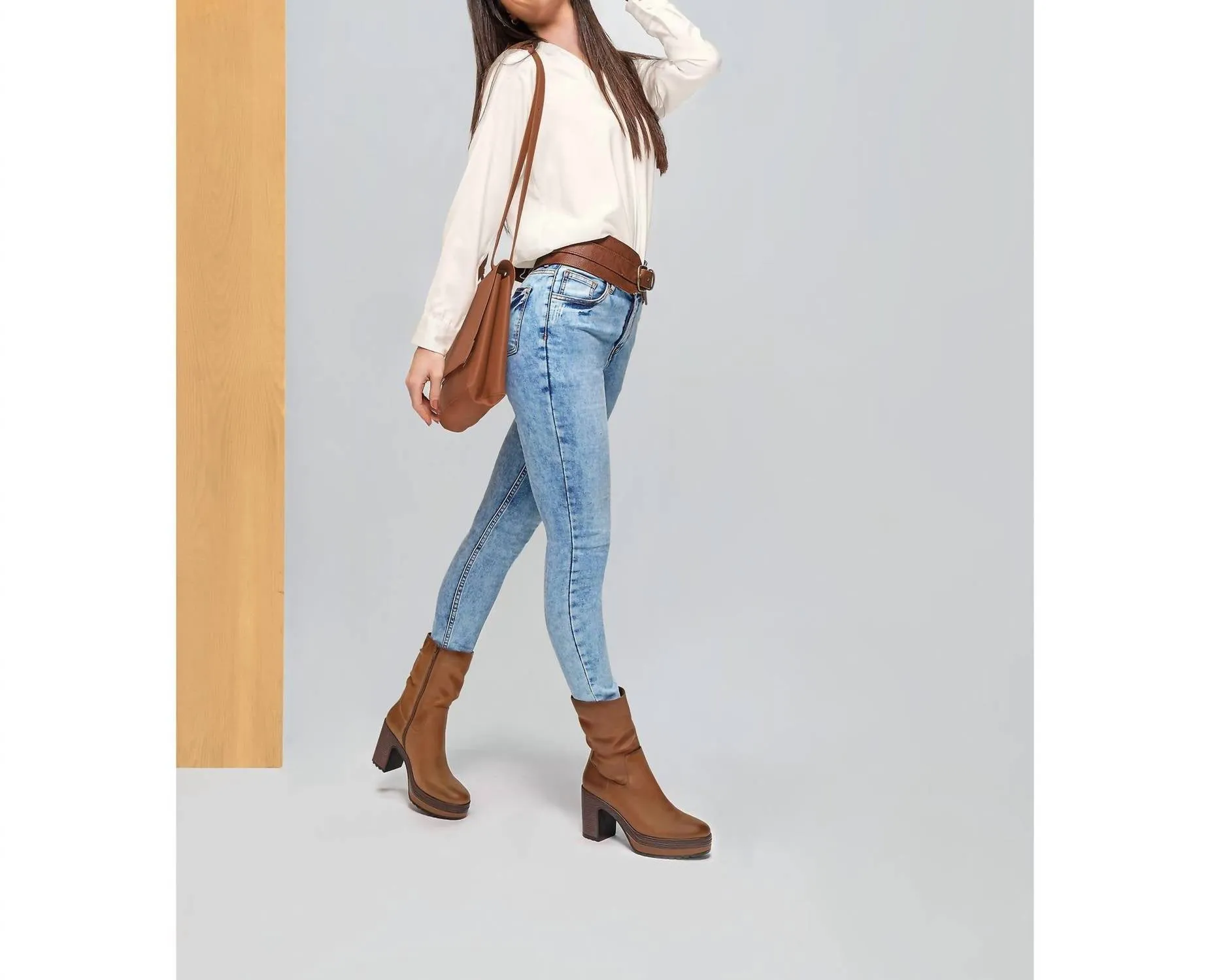 Women's Side Zipper Boots In Honey